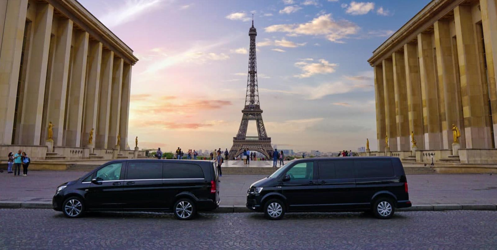 Mercedes-Benz V-Class luxury minivan for Paris airport transfers with Easy Go Shuttle - front exterior view