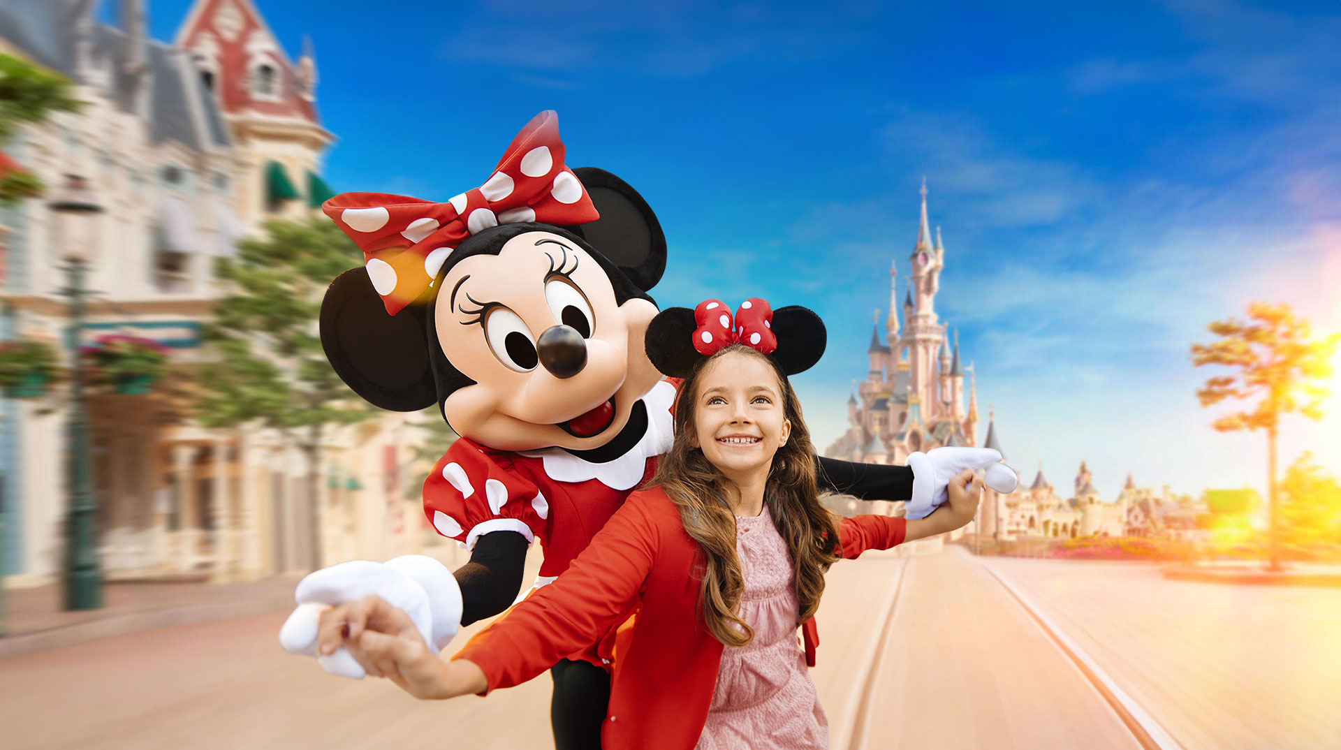 Disneyland Paris private shuttle service - Little girl with Mickey Mouse - Family-friendly transfers with free child seats