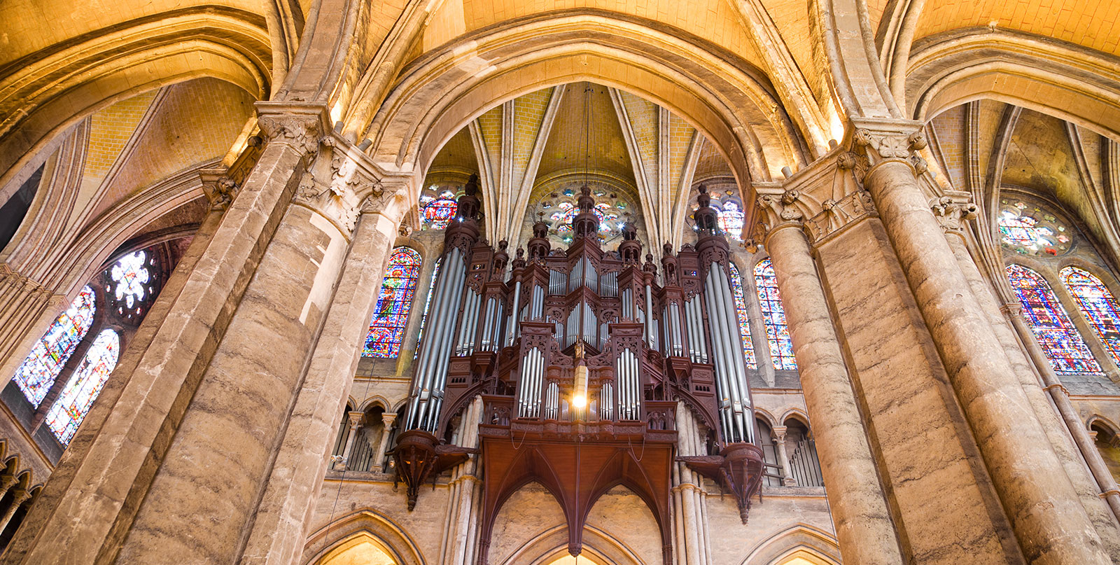 Chartres Cathedral stained glass windows - private tour transfer from Paris CDG airport