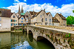 Affordable private shuttle to Chartres from Paris airports - fixed price guarantee