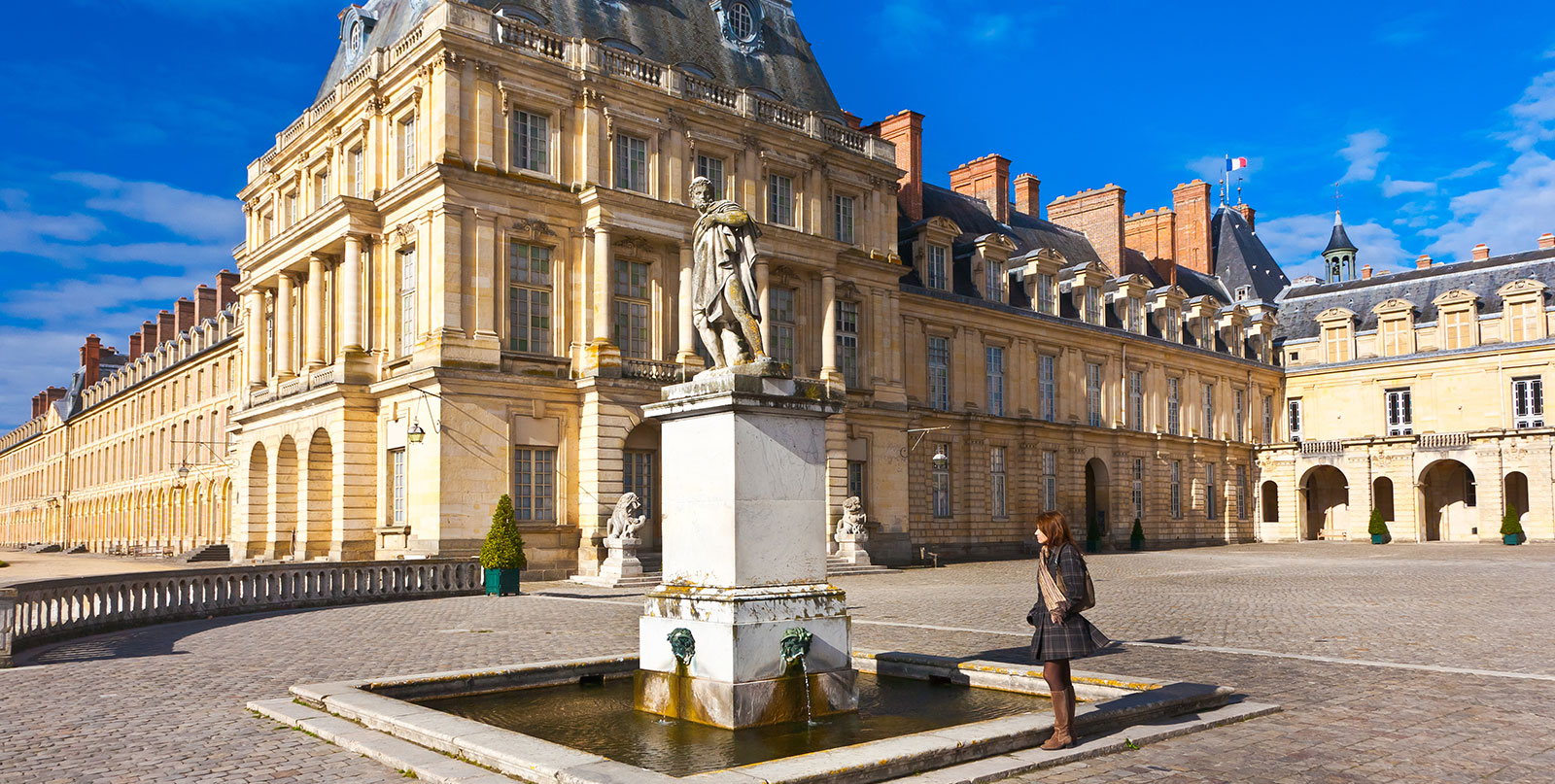 Fontainebleau Chateau and Palace transportation - door-to-door shuttle service from Paris