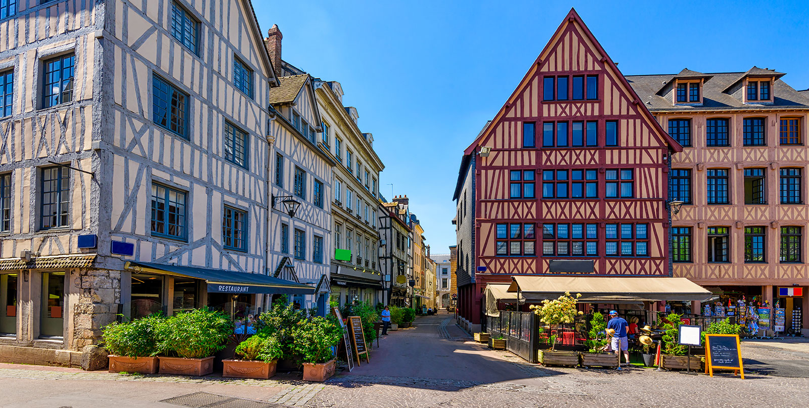 Historic D-Day landing beaches in Normandy - luxury transportation services from Paris with Easy Go Shuttle