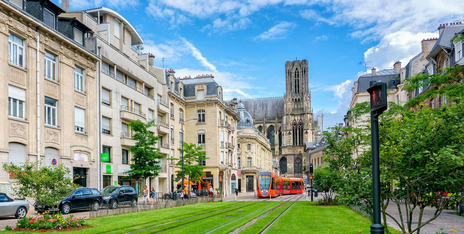 Luxury champagne cellar tour in Reims - Private door-to-door transfer from Paris with professional guide