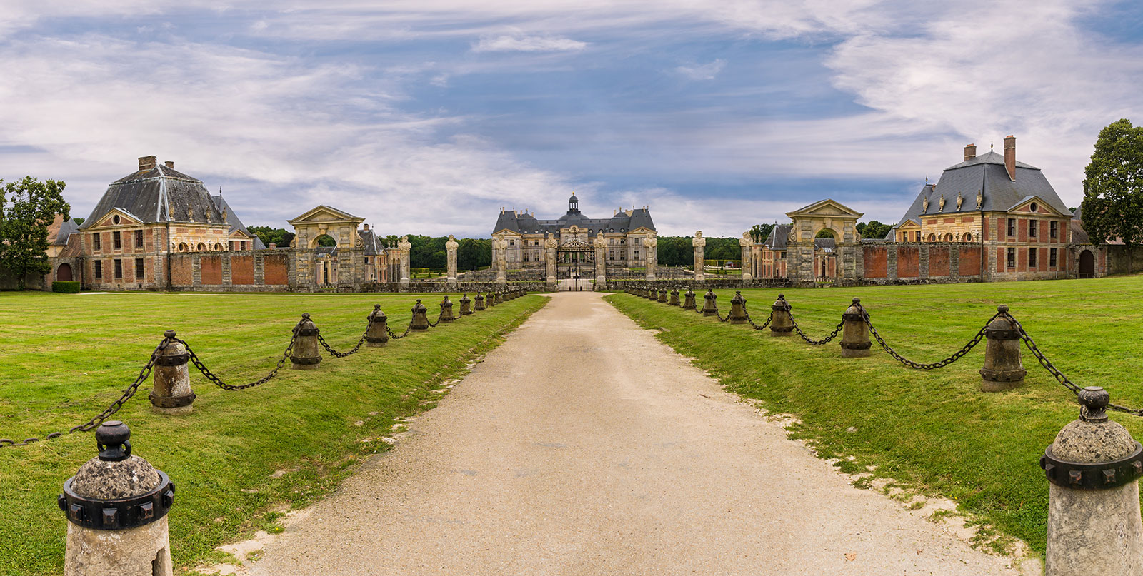 Vaux Le Vicomte decorated salon - Easy Go Shuttle luxury transport from Charles De Gaulle Airport