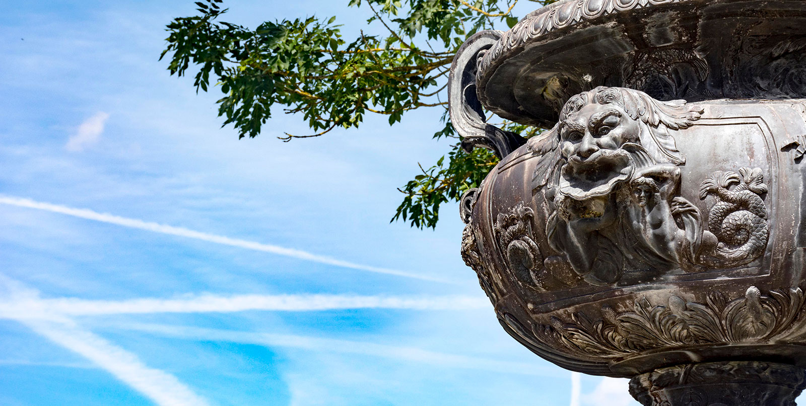 Spectacular gardens of Vaux Le Vicomte - affordable private transfers from Paris with no credit card required