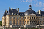 Thumbnail: Vaux Le Vicomte architecture - Paris transportation with bilingual drivers
