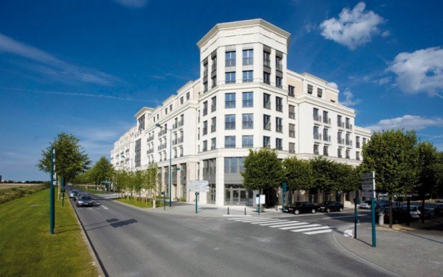 How to get from Paris airports to Hotel Relais Spa Val d’Europe